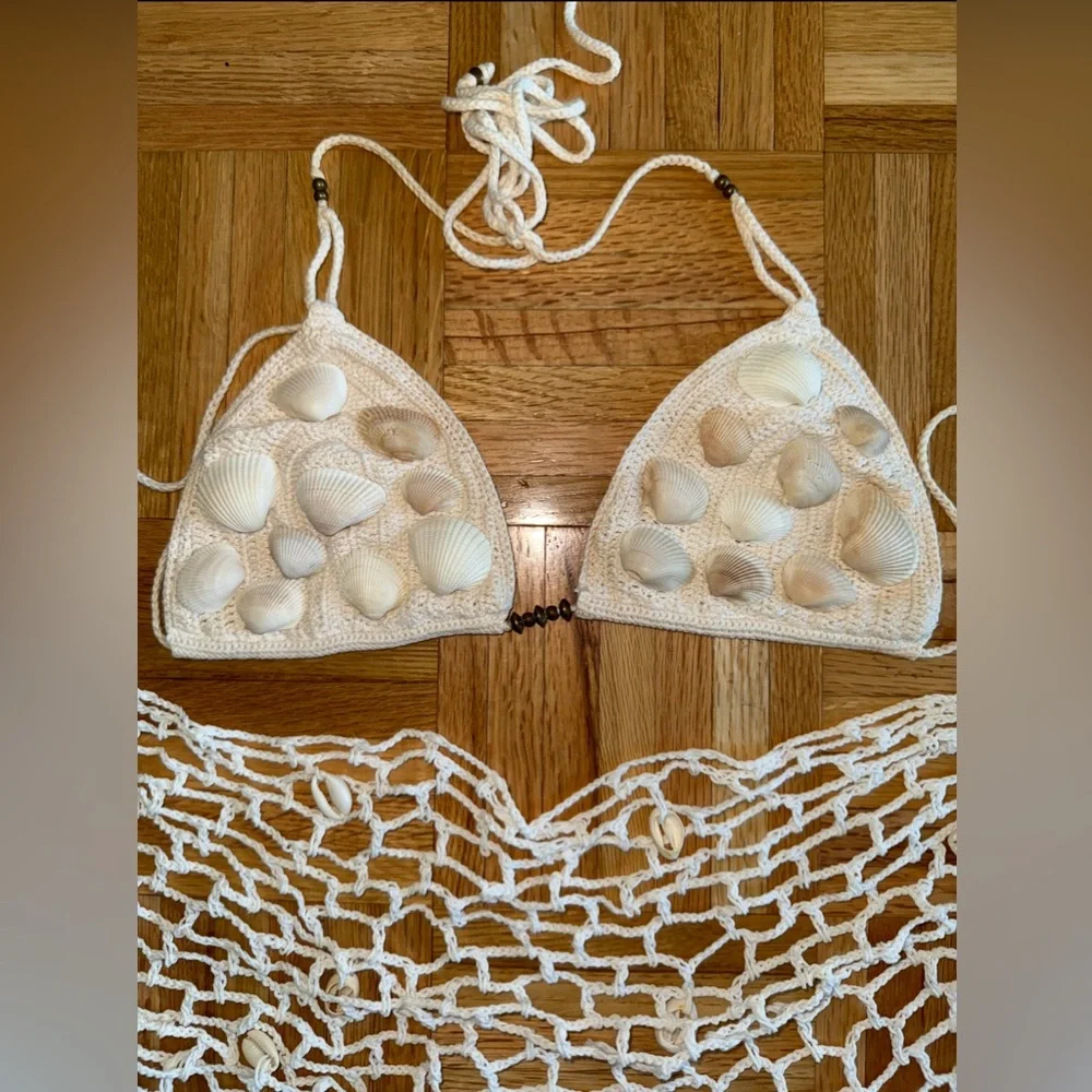 Crocheted Seashell Bikini & Mermaid Wrap - Picture 2 of 6